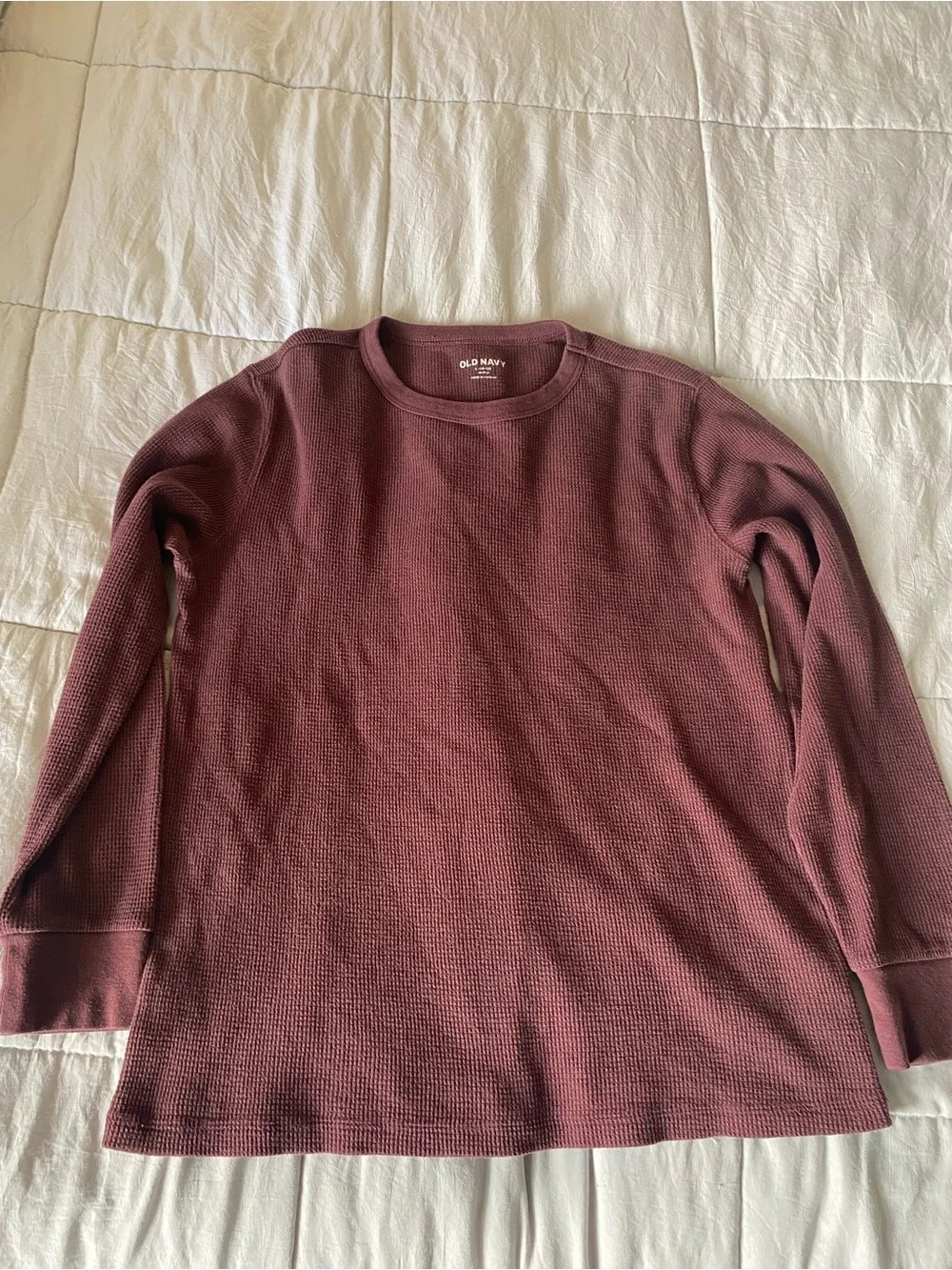 3  Long-Sleeve Tee with graphic in black, green and burdeo